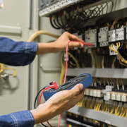 Testeurs et multimètres